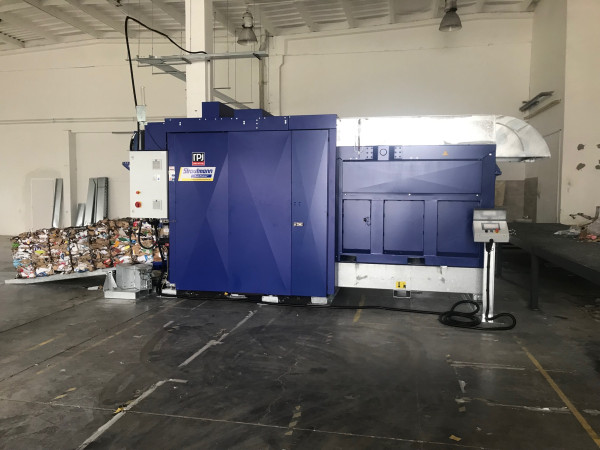 Automatický lis na papír, PET a folie BaleTainer – Košice SK